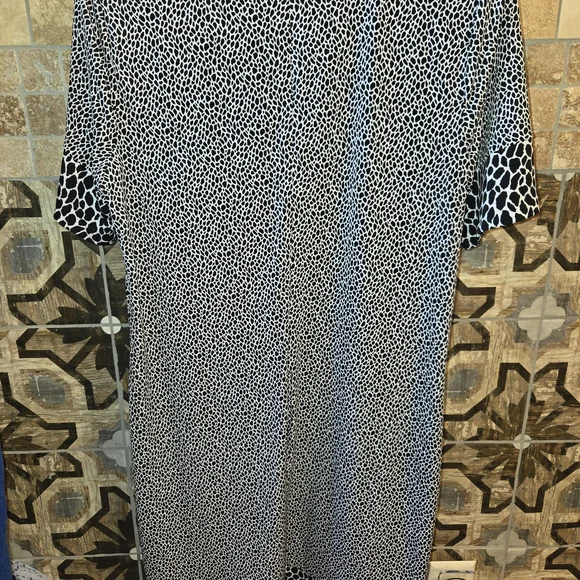 MICHAEL Michael Kors Black and White Patterned Midi Dress - Picture 3 of 3